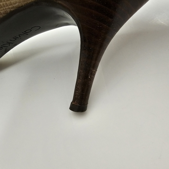 Calvin Klein Selene Neutral Tan Pumps Textured Leather Slip On Shoes Size 8.5 - Picture 9 of 11